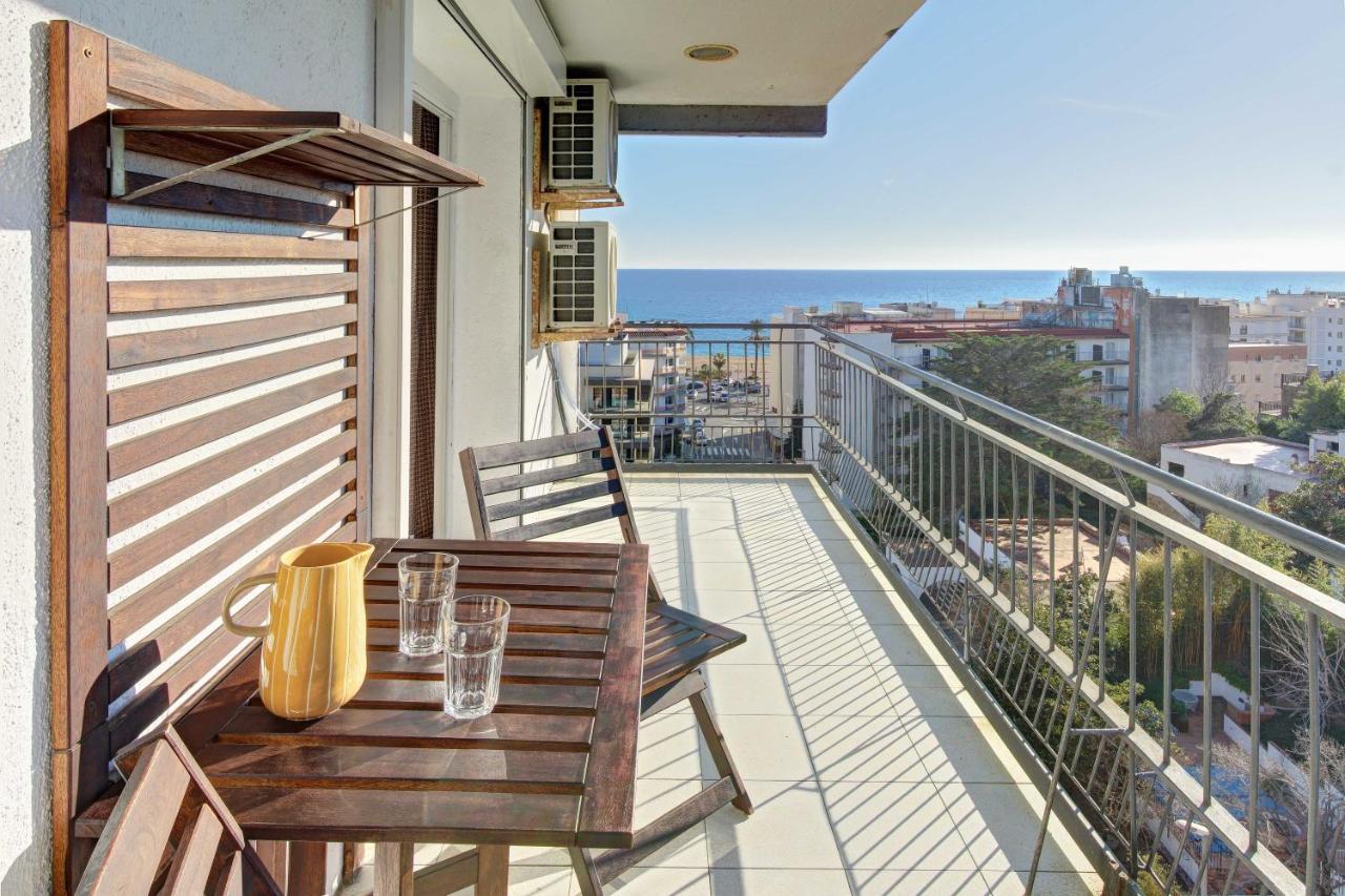 Apartament Pau Casals, 2 Min Walk From The Sea & Sea View Apartment Lloret de Mar Exterior photo